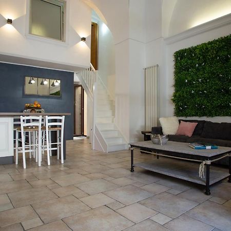 Casa Colombo - The Fab Stay Бриндизи Экстерьер фото